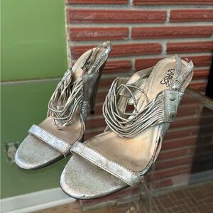 Carlos By Carlos Santana Medallion silver print Stiletto Heels size 7.5 Shoes